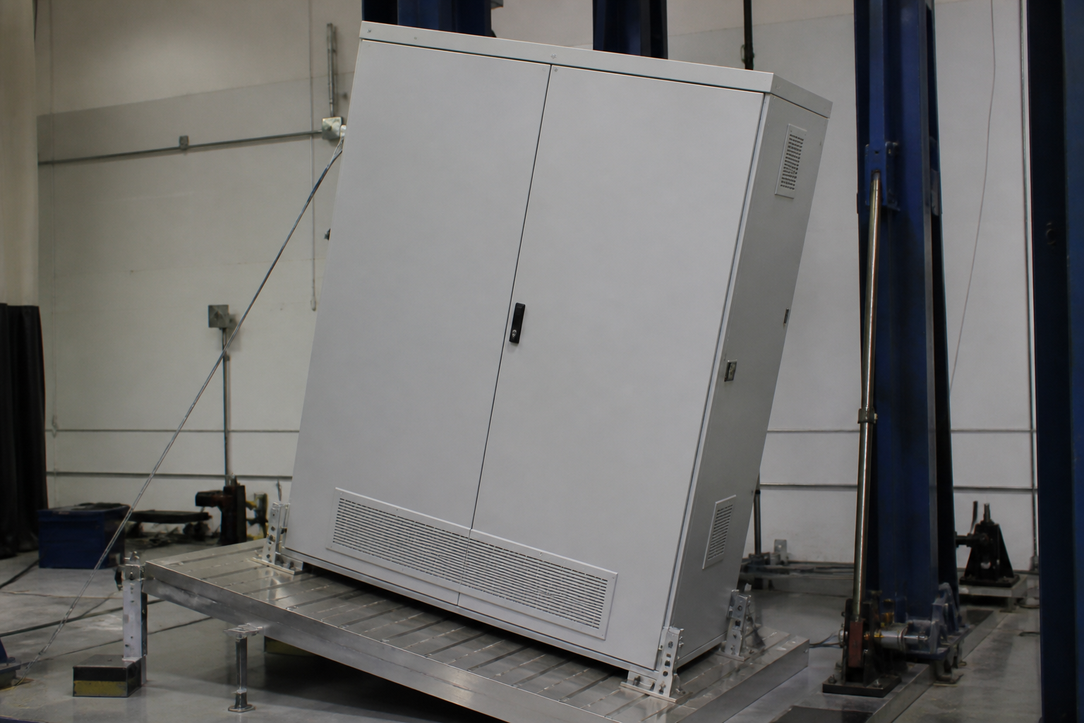 Cabinet tilt stability test platform (demo)